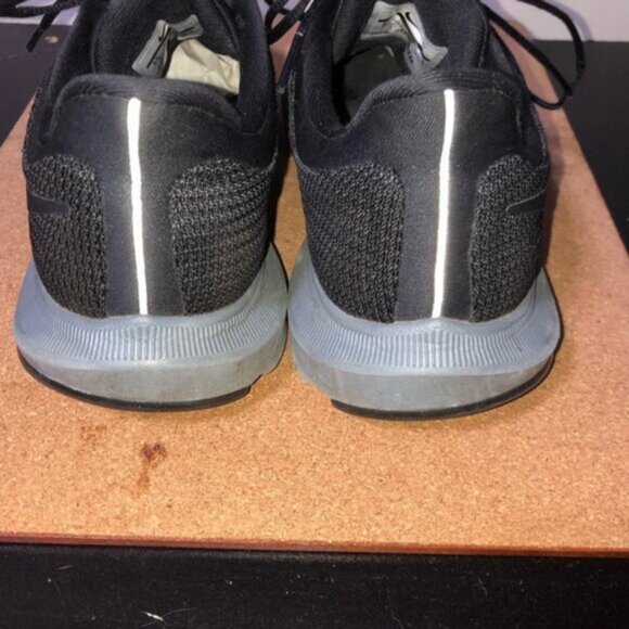 Nike Quest Running Shoes Sneakers Men’s 8.5 Low  Top Lace Up Black - Picture 8 of 9